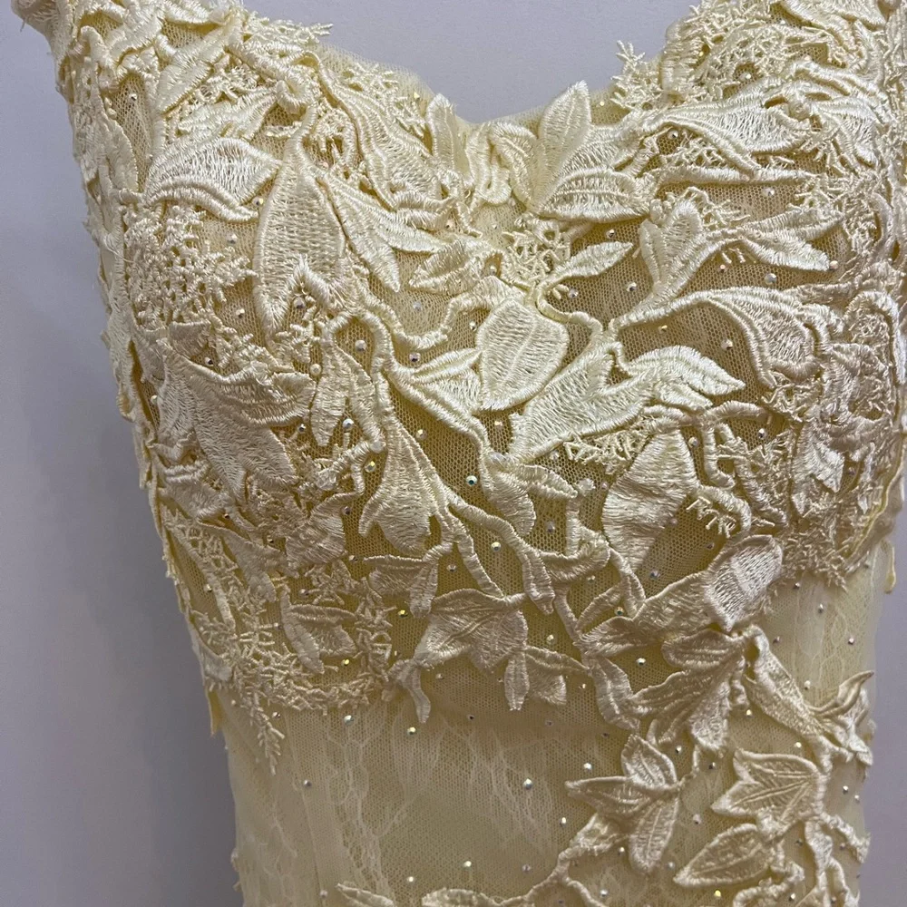 Sherri Hill Butter Yellow Fairy Dress  Rhinestone Floral Lace  Size 00 - Picture 8 of 11